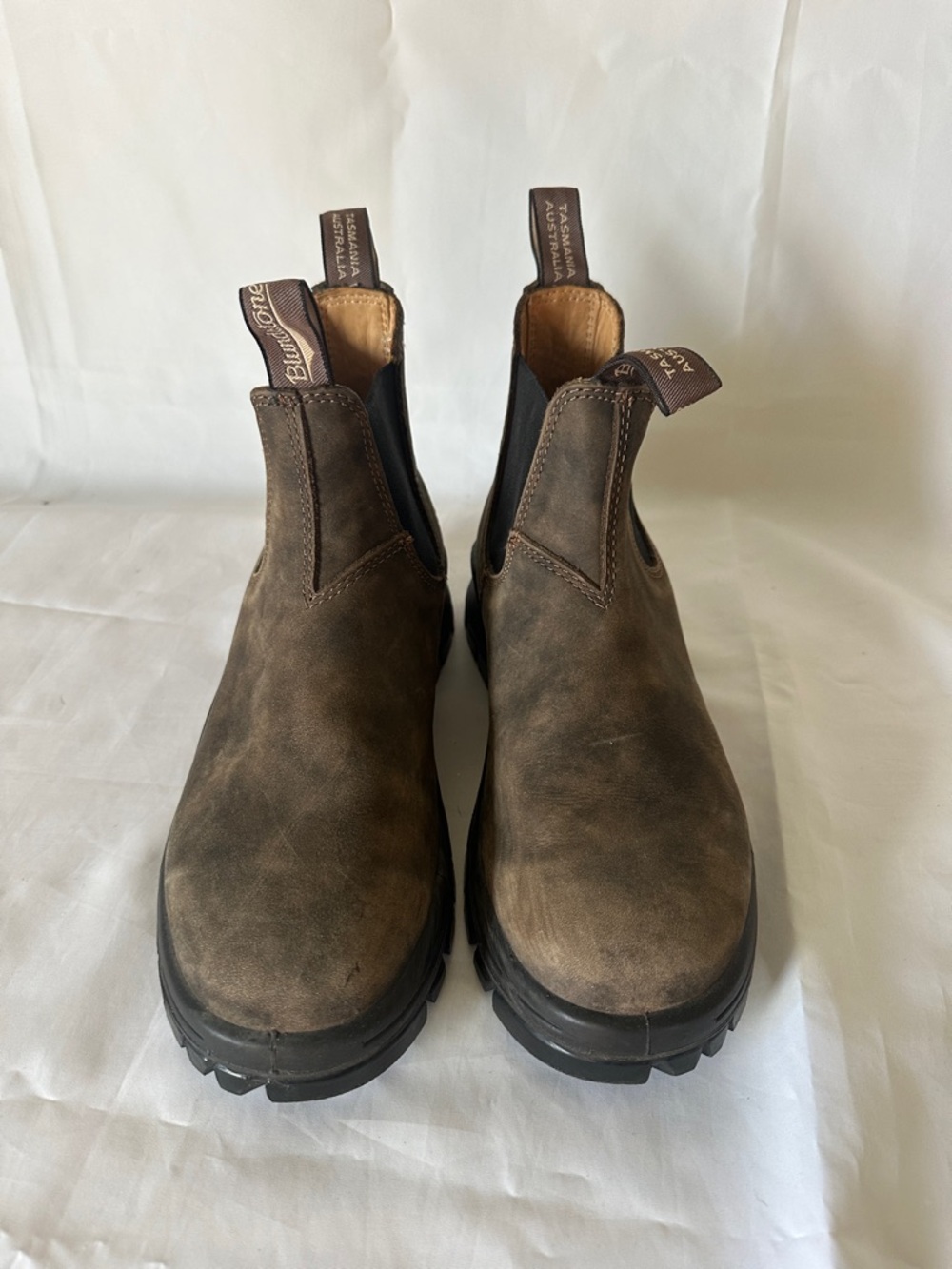 Blundstone Chelsea Boots Rustic Brown Leather Lug Sole Comfort Arch Unisex AUS 7